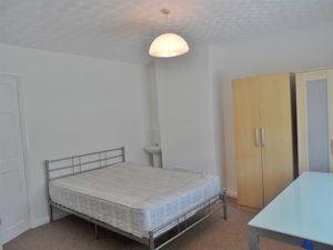 Bedroom- click for photo gallery